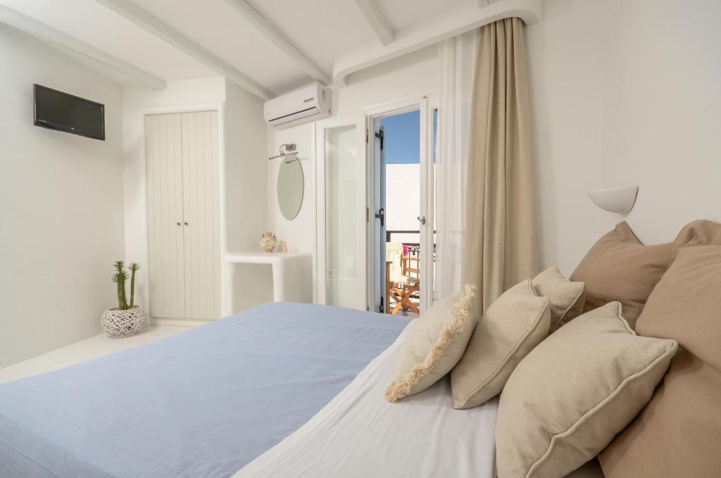 Helen Studios Naxos City Room photo