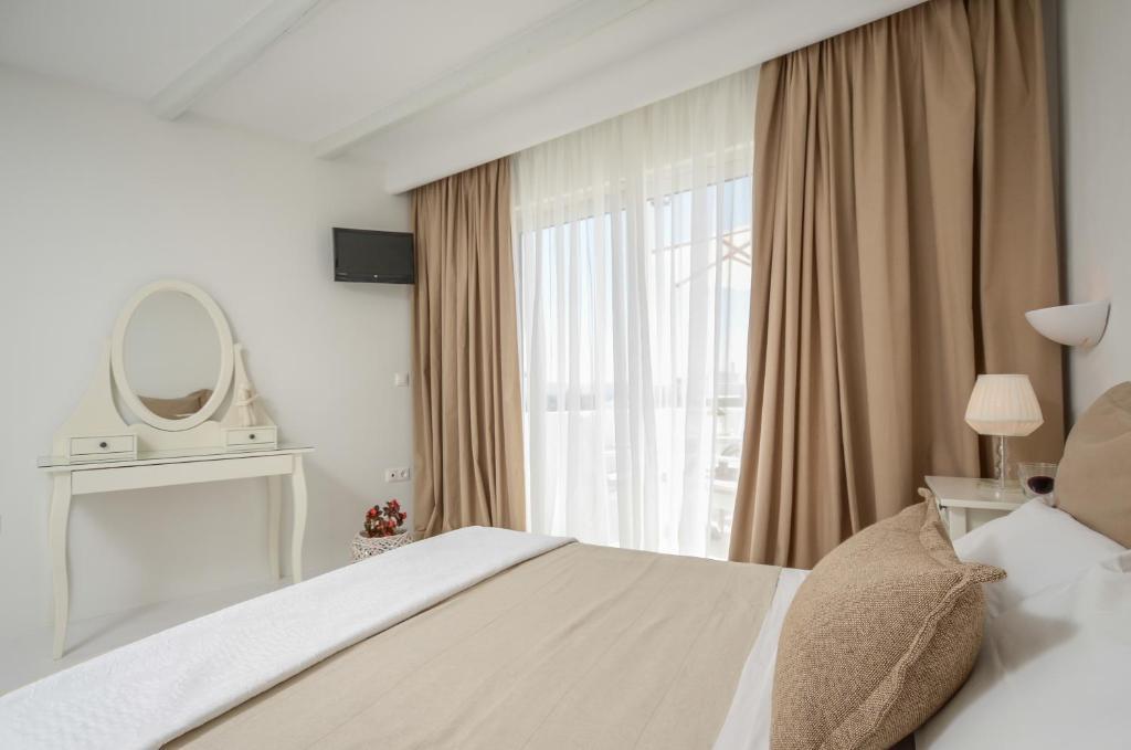 Helen Studios Naxos City Room photo