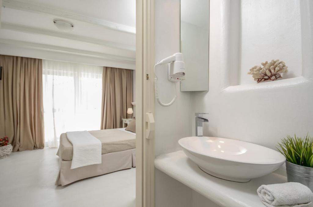 Helen Studios Naxos City Room photo